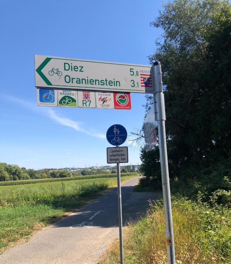 Limburger Mika & Garten & P & E-ladestation Homestay Limburg an der Lahn